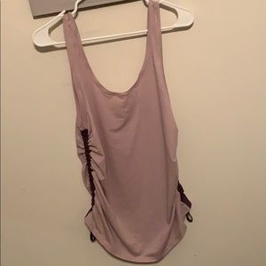 Fabletics work out tank, scrunched on sides